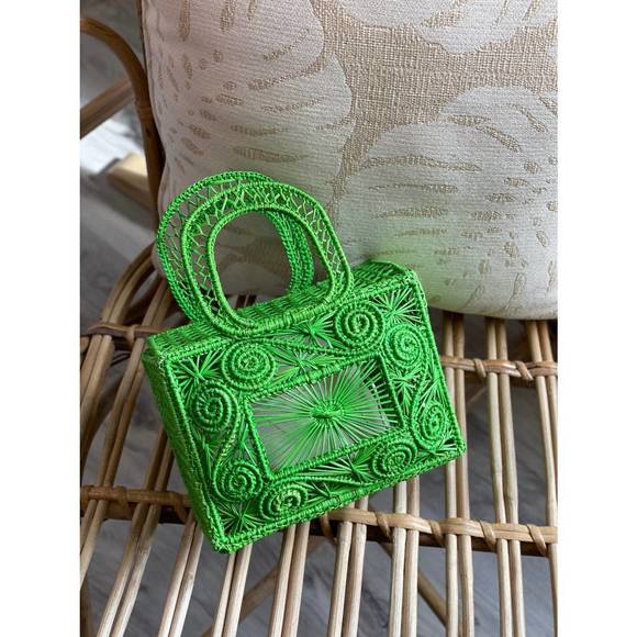 NEW APAYA women's cofre bag in green